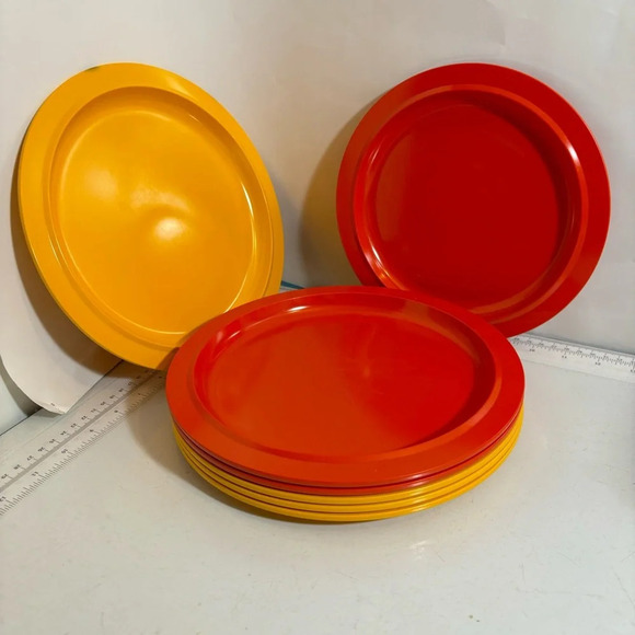 Vintage Rosti Mepal 1970’s set of melamine 7 dinner plates in yellow and orange - Picture 1 of 16